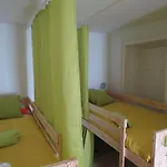 Hostel White House *