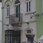 Hostel White House *