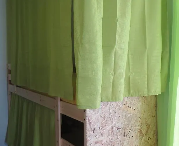 بيت شباب White House