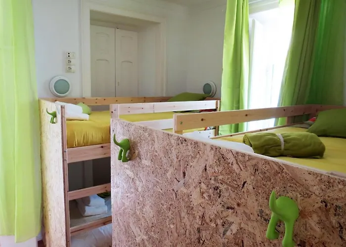 Hostel White House *