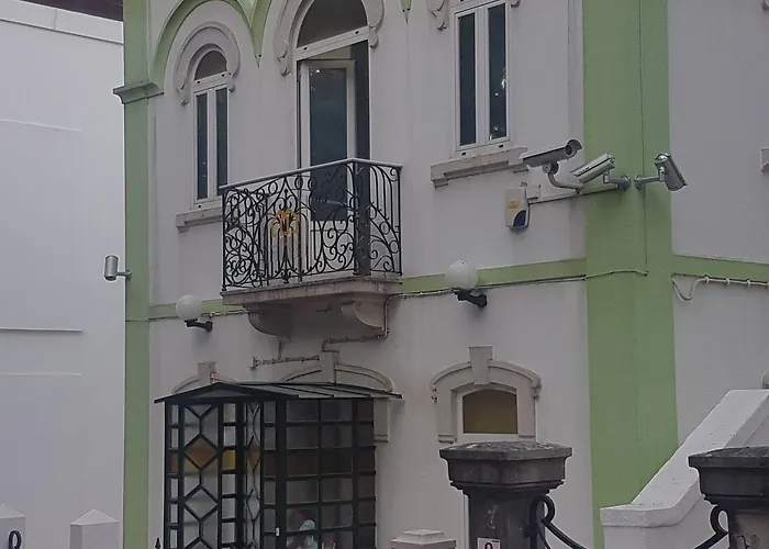 Hostel White House *