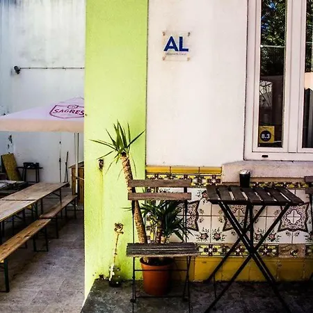 White House Hostel
