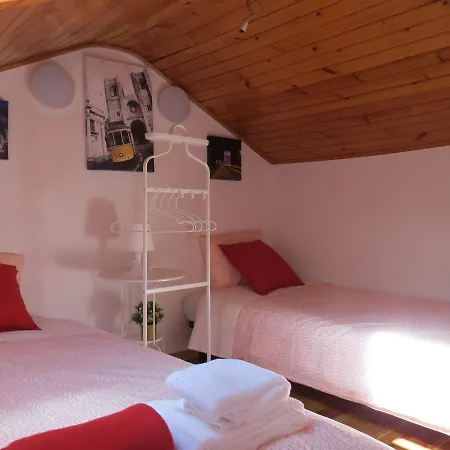 White House Hostel *