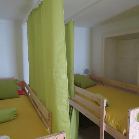 Hostel White House *