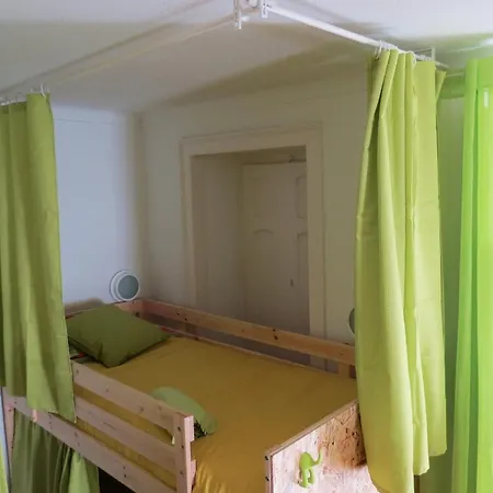 Hostel White House *