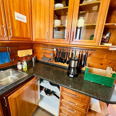 Hostal White House