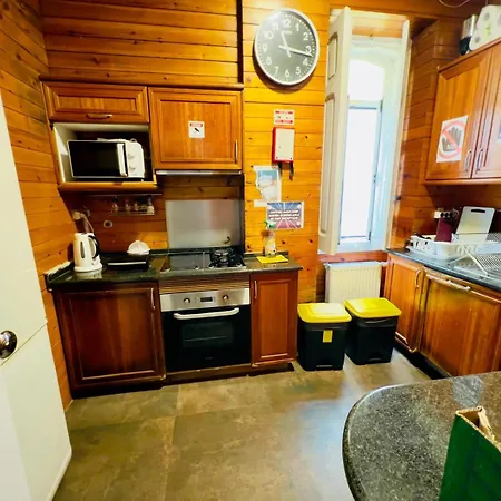 White House Vandrarhem