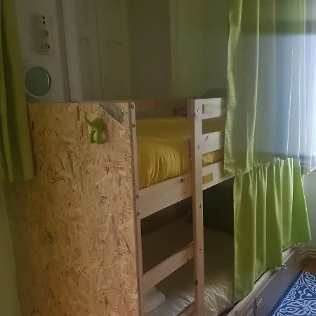 Hostal White House *