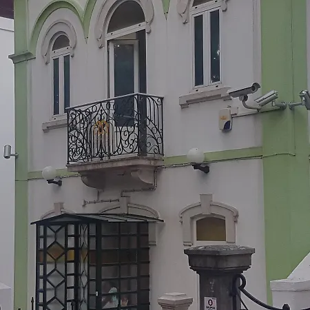 Vandrarhem White House *